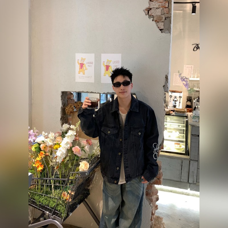 LOEWE 激光燒花圖皮標(biāo)牛仔外套 面料：采用7*7支 12盎純棉牛仔。洗水後克