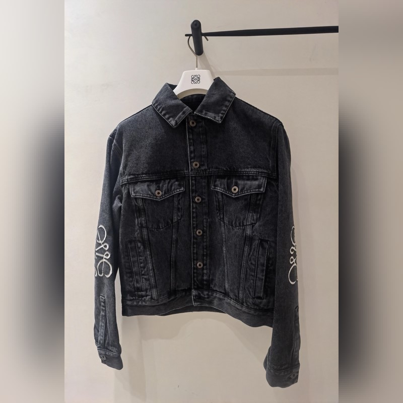 LOEWE 激光燒花圖皮標(biāo)牛仔外套 面料：采用7*7支 12盎純棉牛仔。洗水後克