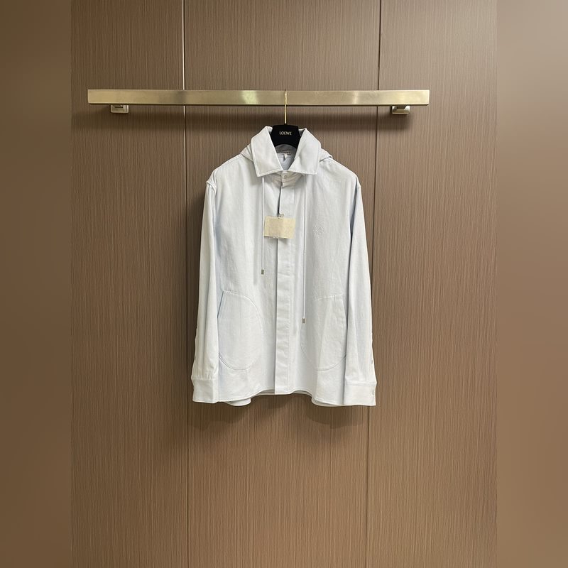 Loewe 棉質連帽外套襯衫，選用百分百棉纖維打造而成的280-400TC高支斜