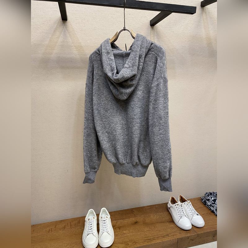 Loewe，刺繡小標羊毛圈針織帽衫 面料：采用55美麗奴羊毛圈面料，搭配45%