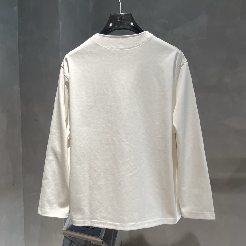 LOEWE 新款秋冬半拉鍊長袖 采用純棉面料，手感細(xì)膩，搭配印花logo品牌標(biāo)識