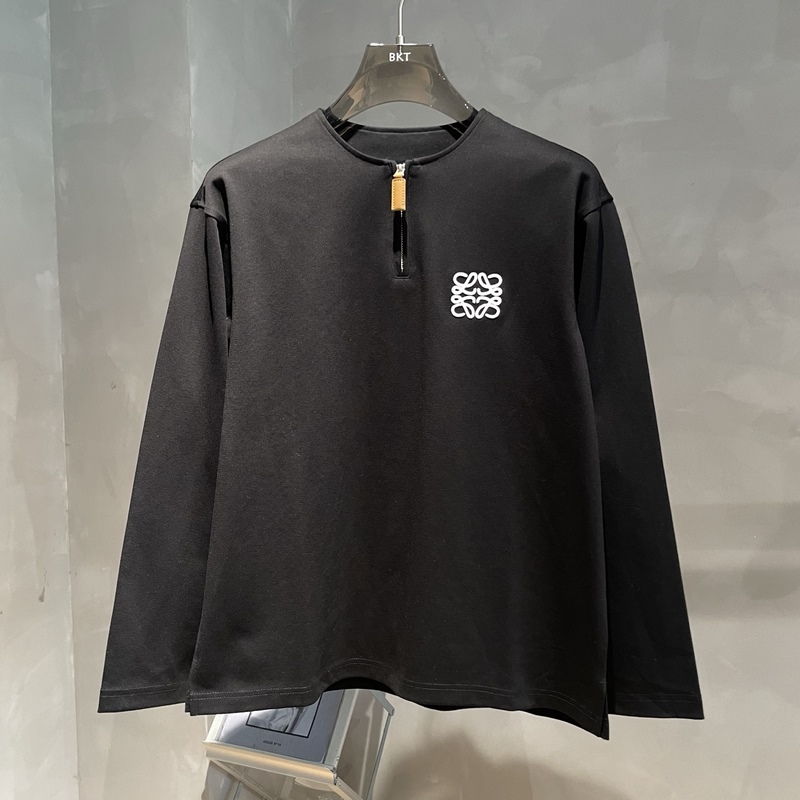 LOEWE 新款秋冬半拉鍊長(zhǎng)袖 采用純棉面料，手感細(xì)膩，搭配印花logo品牌標(biāo)識(shí)
