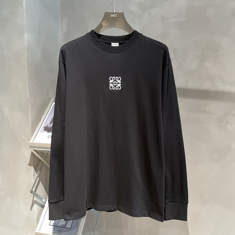 羅意威 。 LOEWE，早秋新款長(zhǎng)袖，面料采用頂級(jí)原版精梳棉面料，前印花log