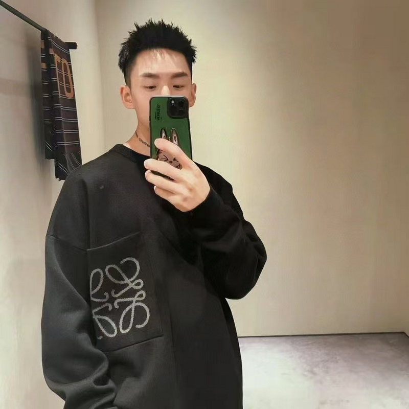 LOEWE口袋提花毛衣 面料選擇： 選用49%粘纖43%棉和少量錦綸和氨綸織成。