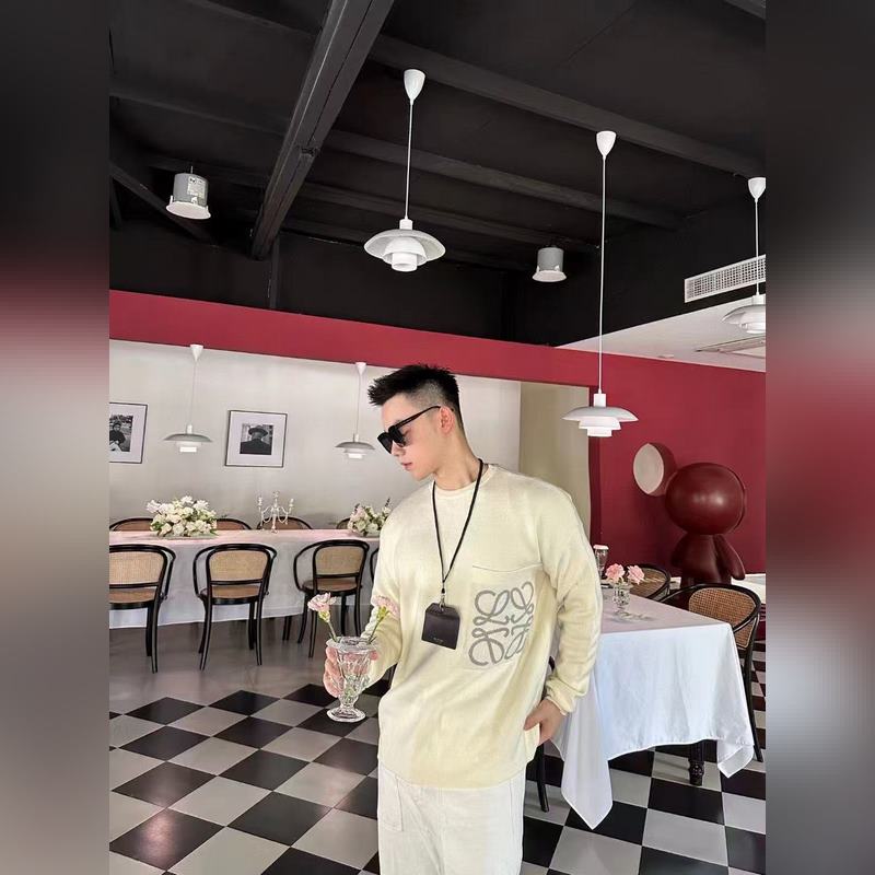 LOEWE口袋提花毛衣 面料選擇： 選用49%粘纖43%棉和少量錦綸和氨綸織成。