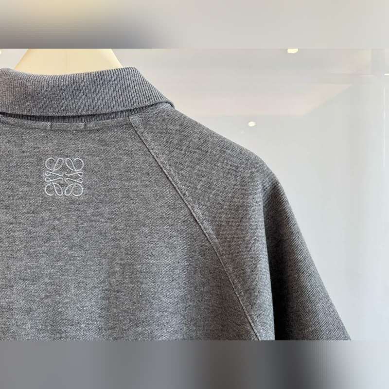 LOEWE 羅意威新款寬松POLO 珠地複合面料 拼接剪裁上身自帶線條感 時尚寬
