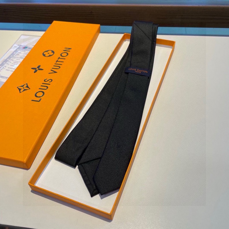 LV字母漸變領(lǐng)帶 ，路易威登經(jīng)典領(lǐng)帶 男士必備單品超時(shí)尚！高端品質(zhì) 版型面料都達(dá)