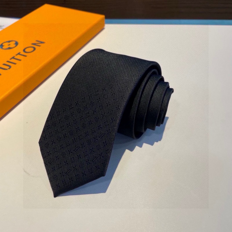 LV字母漸變領(lǐng)帶 ，路易威登經(jīng)典領(lǐng)帶 男士必備單品超時(shí)尚！高端品質(zhì) 版型面料都達(dá)