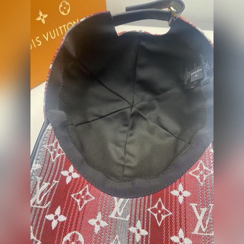 新款配盒子布袋，LV(路易威登)新款原單棒球帽，專櫃1：1開模訂制，原廠訂制面料