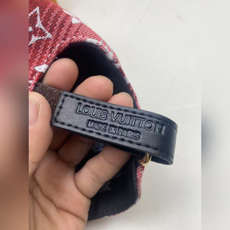 新款配盒子布袋，LV(路易威登)新款原單棒球帽，專櫃1：1開模訂制，原廠訂制面料