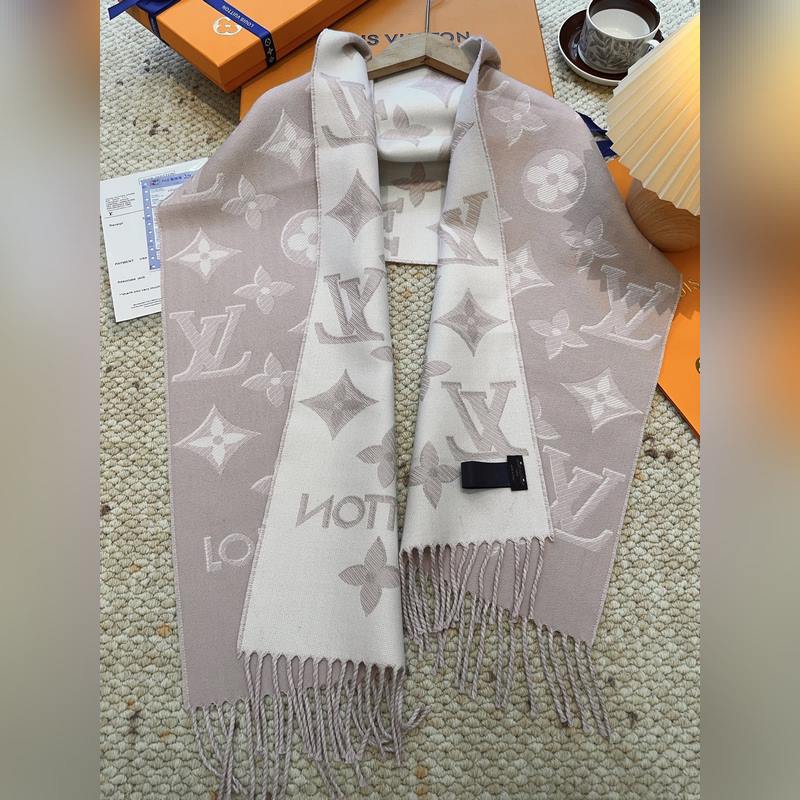 LV (路易威登)Essential Shine 圍巾將金屬纖維織入 Monog