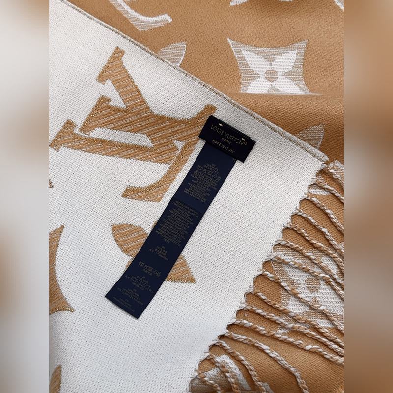 LV (路易威登)Essential Shine 圍巾將金屬纖維織入 Monog