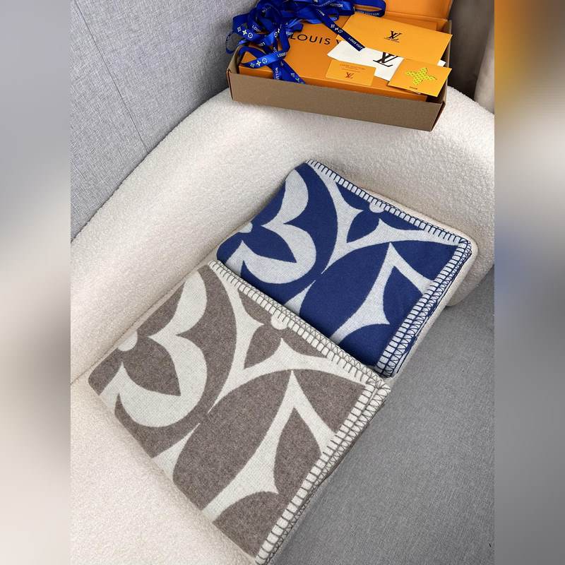 LOUIS VUITTON(路易威登)女士lv medallion 毯子：LVM