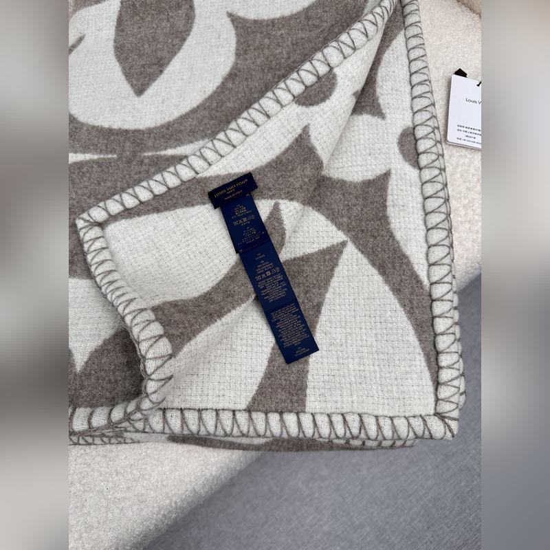 LOUIS VUITTON(路易威登)女士lv medallion 毯子：LVM