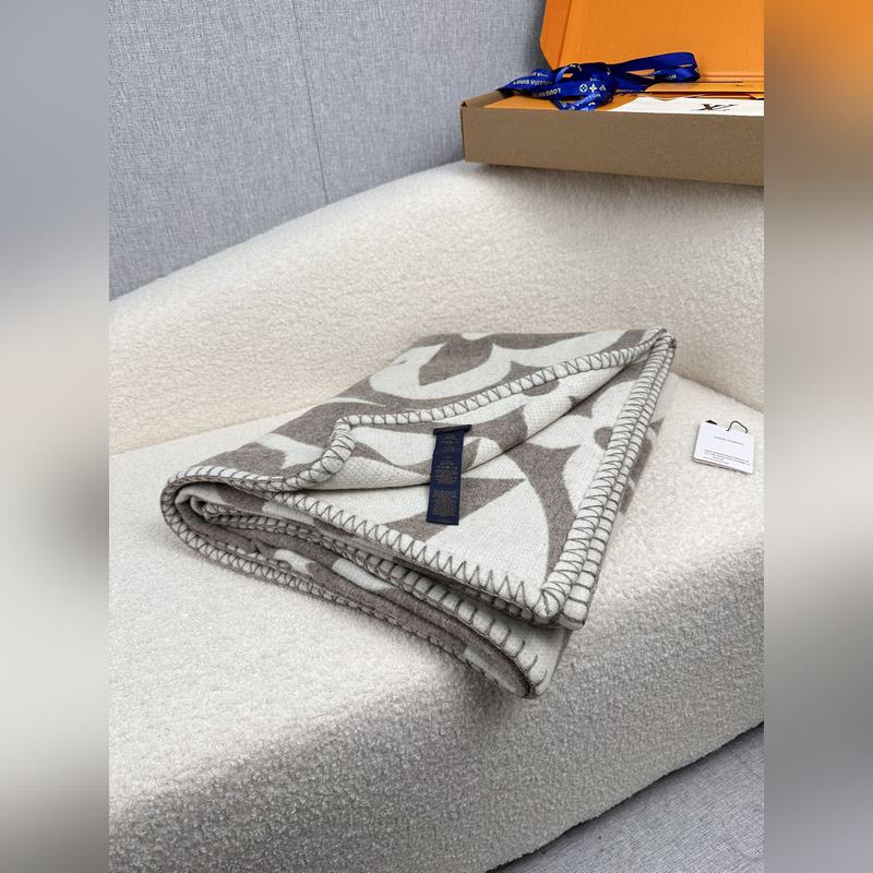 LOUIS VUITTON(路易威登)女士lv medallion 毯子：LVM