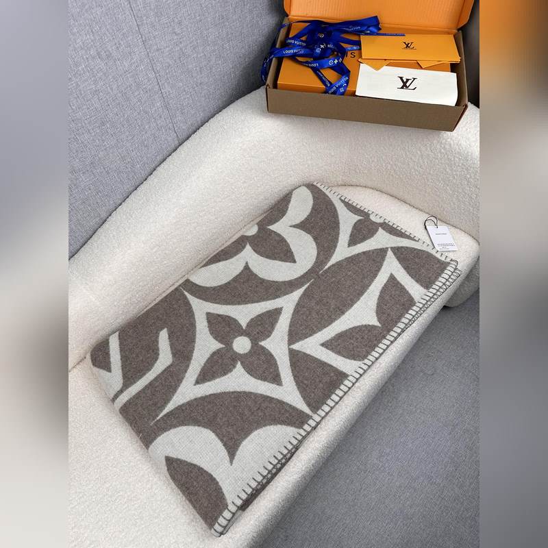 LOUIS VUITTON(路易威登)女士lv medallion 毯子：LVM