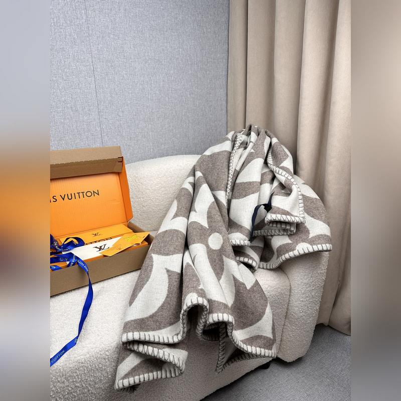 LOUIS VUITTON(路易威登)女士lv medallion 毯子：LVM