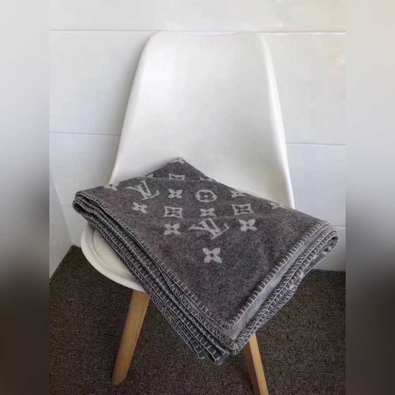 Louis Vuitton。[灰色]皇室LV路易威登極品硬貨，經典Monogra