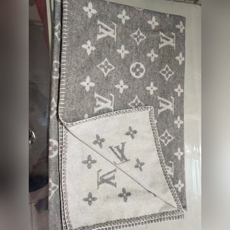 Louis Vuitton。[灰色]皇室LV路易威登極品硬貨，經典Monogra