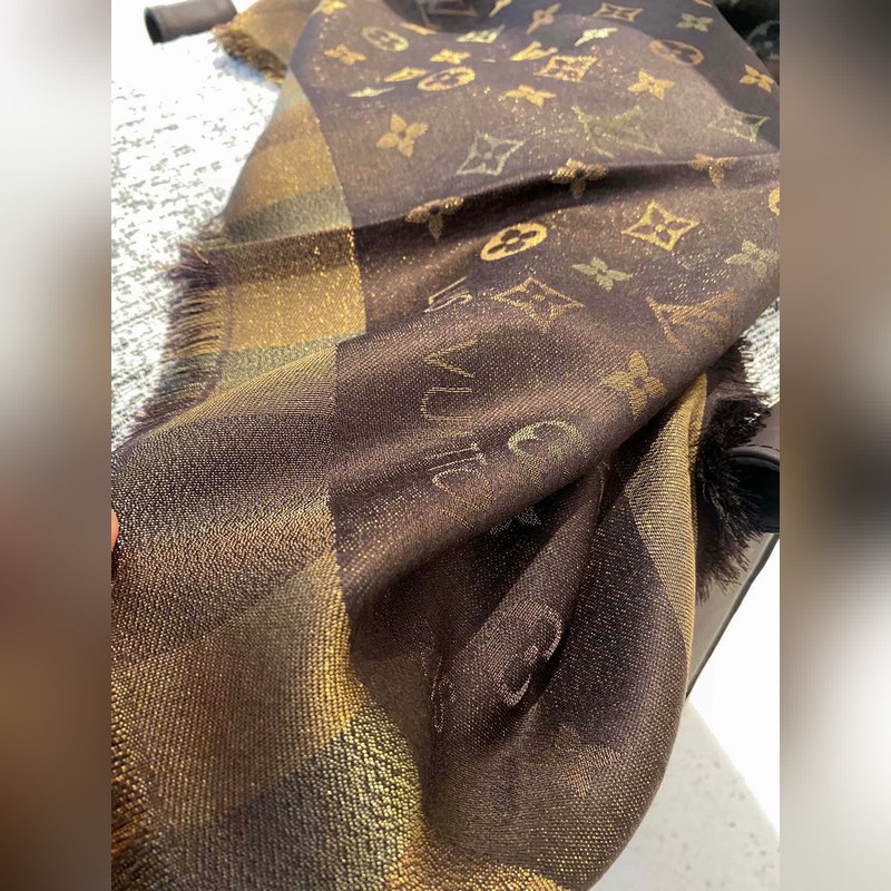 最好的LV！品質絕了，被QC 潛規則 的LV最最經典披肩。正規單才會有這麼多的顔