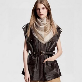 LV 2026重磅推薦經(jīng)典款L家人手必?cái)∫粭l最最經(jīng)典款 采用暗紋提花 技術(shù)重