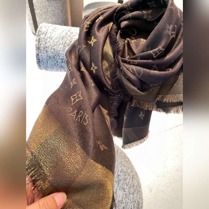 最好的LV！品質(zhì)絕了，被QC 潛規(guī)則 的LV最最經(jīng)典披肩。正規(guī)單才會有這麼多的顔