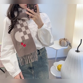 L新款櫻桃圍巾 好看的要瘋掉了，太有型太有魅力了 非常斯文時(shí)尚的秋冬單品！真的