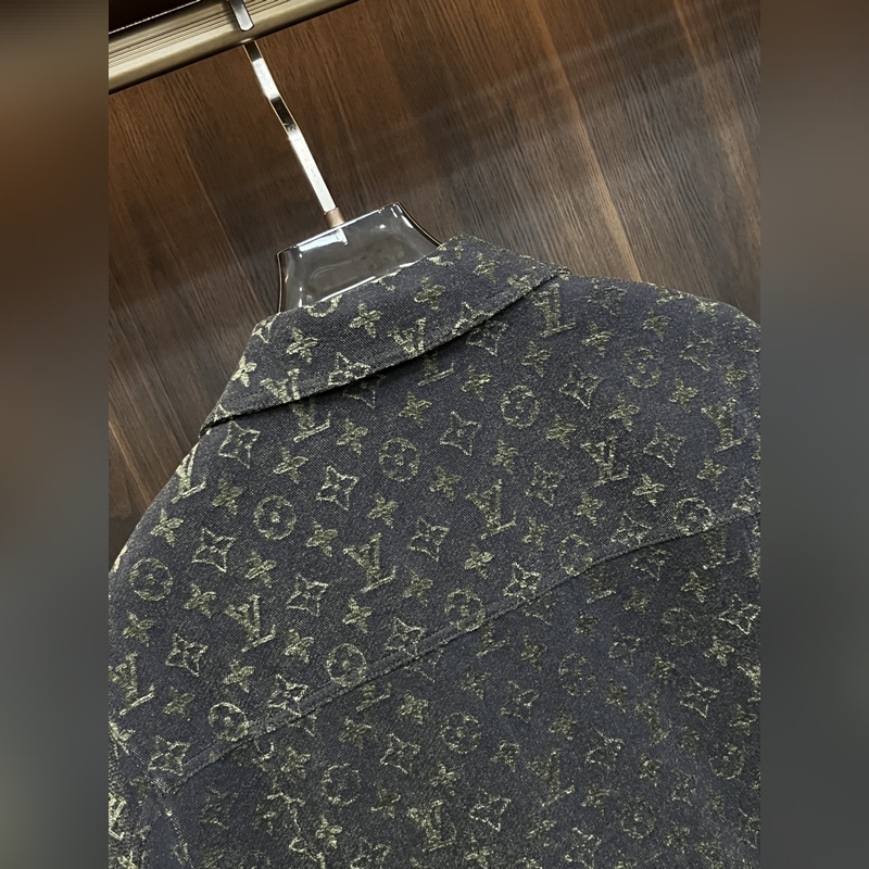 LV 2026ss早秋新款發布 Louis Vuitton翻領夾克外套，字母刺