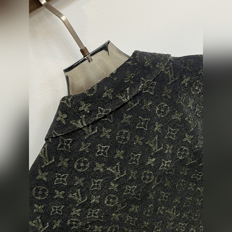 LV 2026ss早秋新款發布 Louis Vuitton翻領夾克外套，字母刺