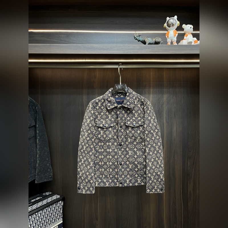 LV 2026ss早秋新款發(fā)布 Louis Vuitton翻領(lǐng)夾克外套，字母刺