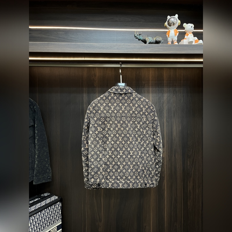LV 2026ss早秋新款發(fā)布 Louis Vuitton翻領(lǐng)夾克外套，字母刺