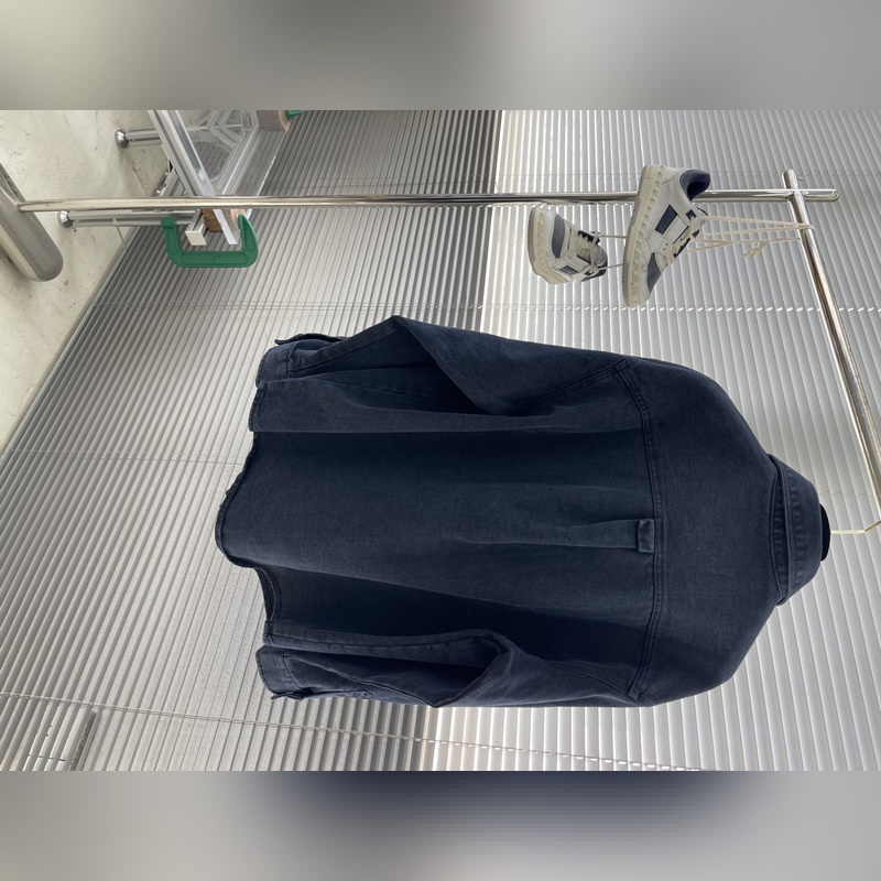 -Louis Vuitton 2026春夏新品牛仔外套 時裝圈人氣極為火熱的單