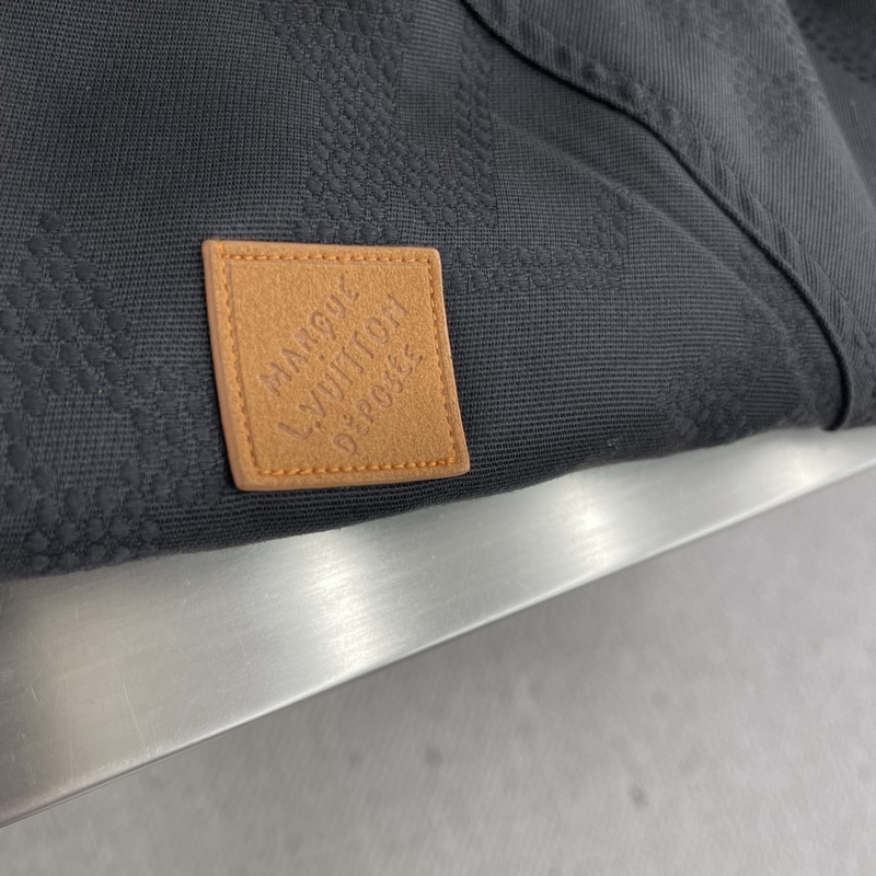 -Louis Vuitton 25年秋季新款?yuàn)A克 定制面料輔料配件，整體刺繡印