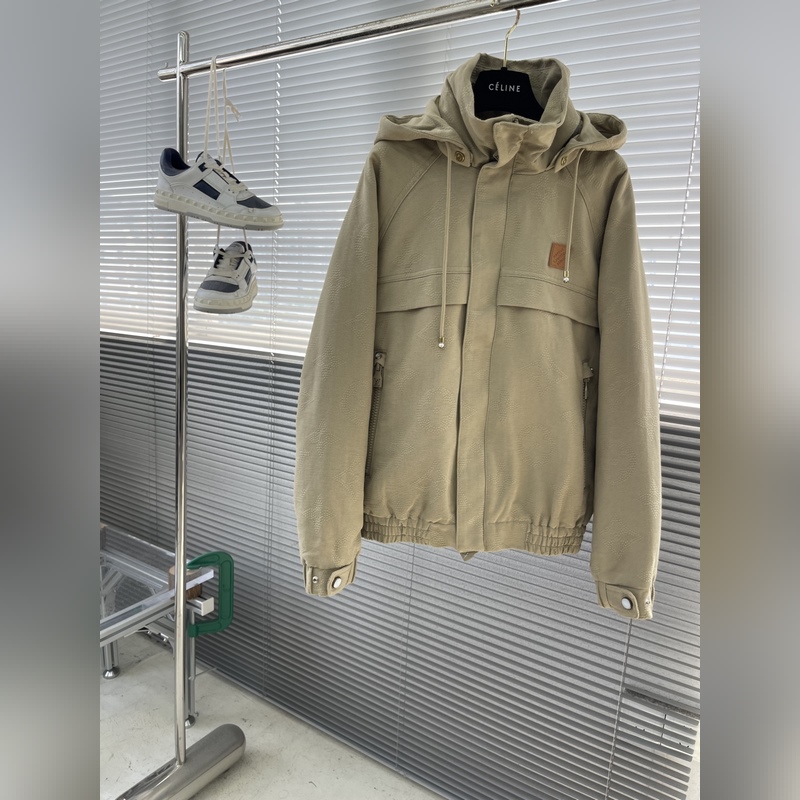 -Louis Vuitton 25年秋季新款夾克 定制面料輔料配件，整體刺繡印