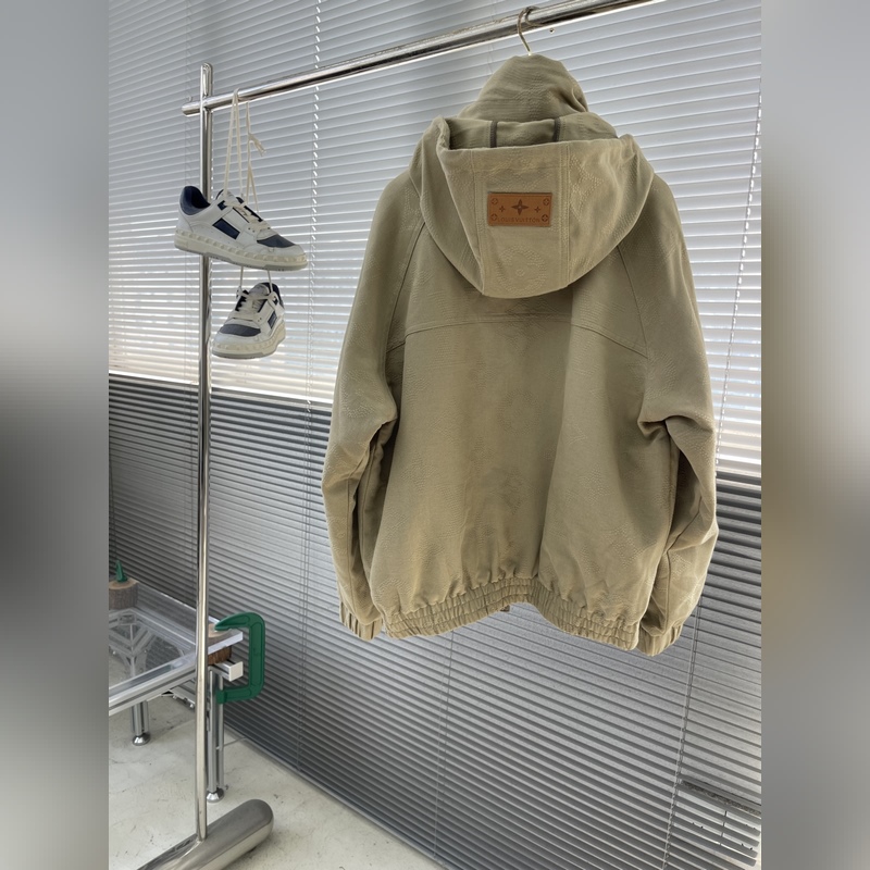 -Louis Vuitton 25年秋季新款夾克 定制面料輔料配件，整體刺繡印