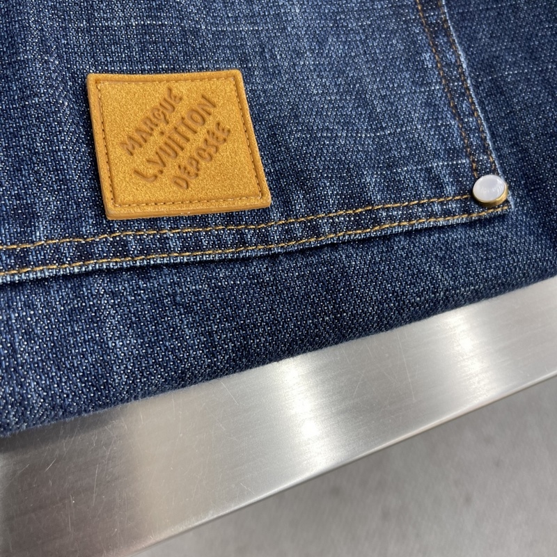 -Louis Vuitton  26ss新款 牛仔上衣出自 2026 秋冬秀