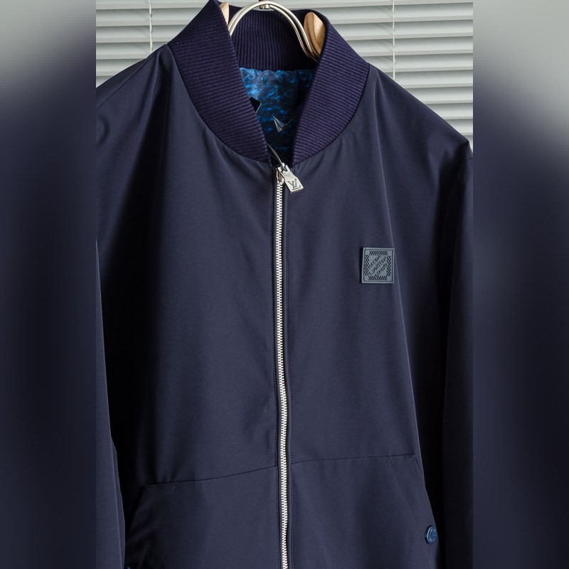 Louis VuittonLV [雙面穿]] MONOGRAM 印花防風 . 本