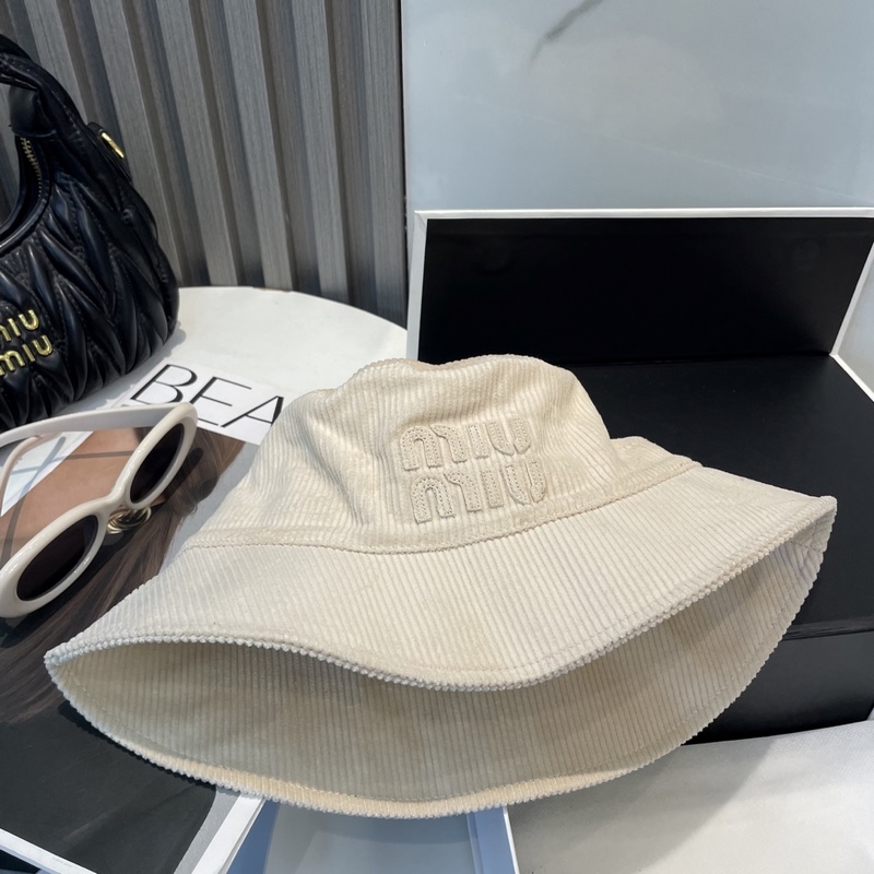 miumiu繆繆限定新款燈芯絨漁夫帽，棒球帽，燈芯絨紋理漁夫 非常耐看的一款漁夫