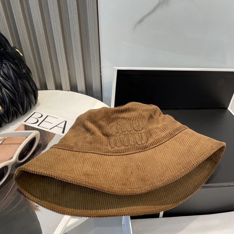 miumiu繆繆限定新款燈芯絨漁夫帽，棒球帽，燈芯絨紋理漁夫 非常耐看的一款漁夫