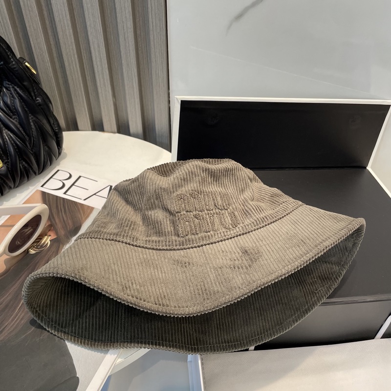 miumiu繆繆限定新款燈芯絨漁夫帽，棒球帽，燈芯絨紋理漁夫 非常耐看的一款漁夫