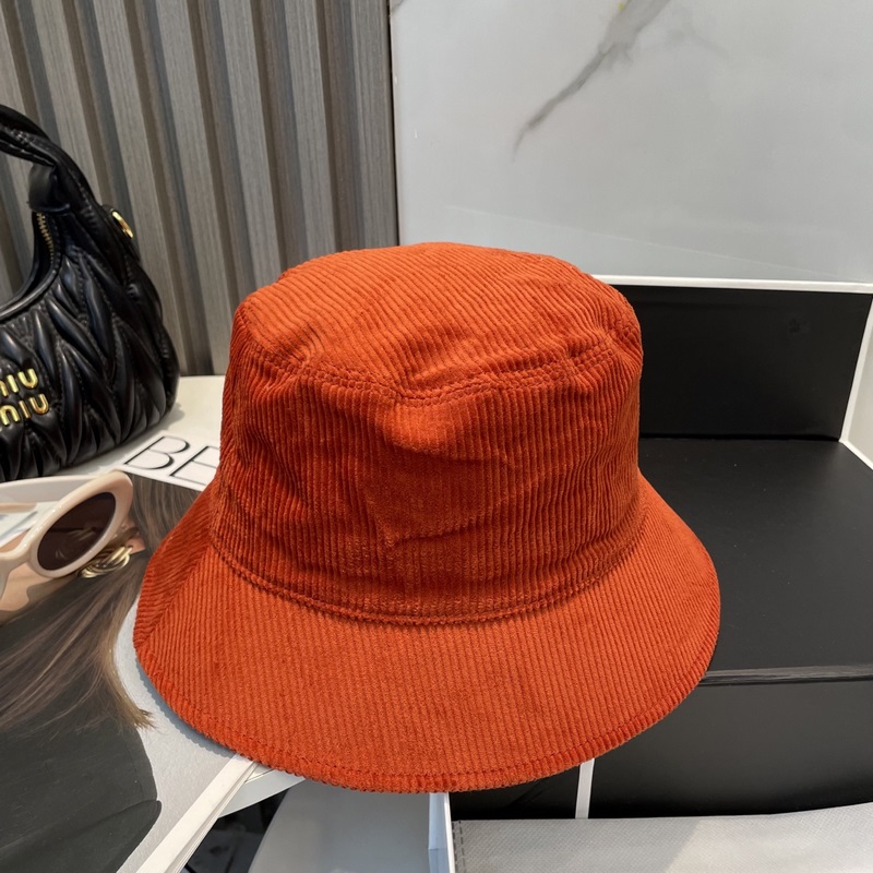 miumiu繆繆限定新款燈芯絨漁夫帽，棒球帽，燈芯絨紋理漁夫 非常耐看的一款漁夫