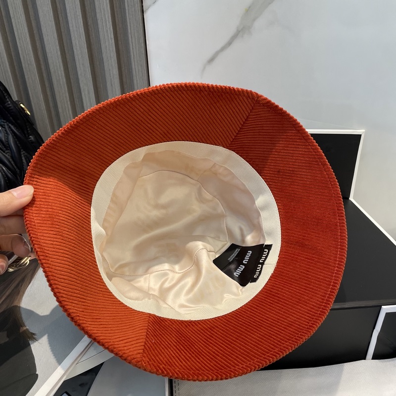 miumiu繆繆限定新款燈芯絨漁夫帽，棒球帽，燈芯絨紋理漁夫 非常耐看的一款漁夫