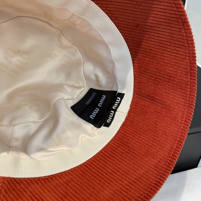 miumiu繆繆限定新款燈芯絨漁夫帽，棒球帽，燈芯絨紋理漁夫 非常耐看的一款漁夫