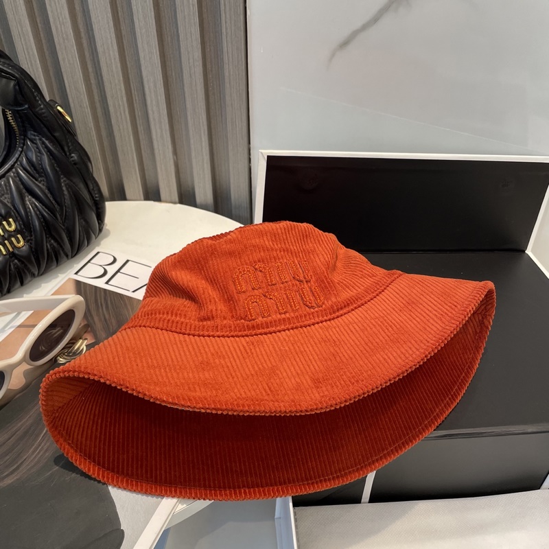 miumiu繆繆限定新款燈芯絨漁夫帽，棒球帽，燈芯絨紋理漁夫 非常耐看的一款漁夫