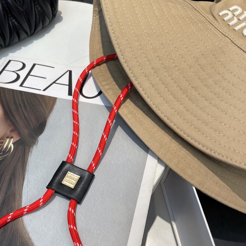 MiuMiu繆繆新款漁夫帽 大帽檐 加大遮陽範(fàn)圍 品質(zhì)細(xì)節(jié)都好到位 帽子一直都是