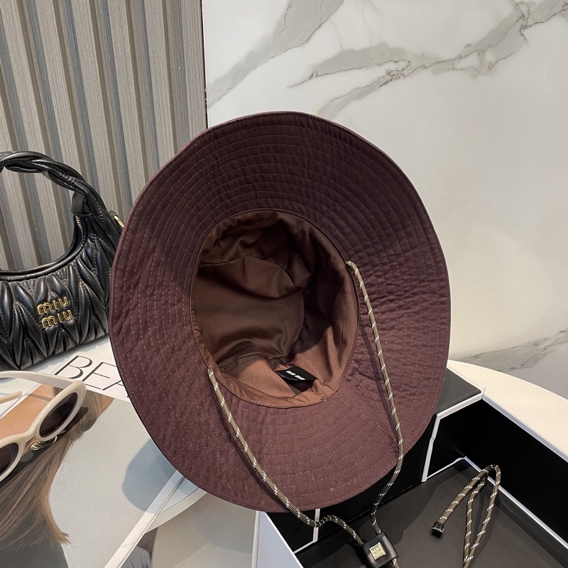 MiuMiu繆繆新款漁夫帽 大帽檐 加大遮陽範圍 品質(zhì)細節(jié)都好到位 帽子一直都是