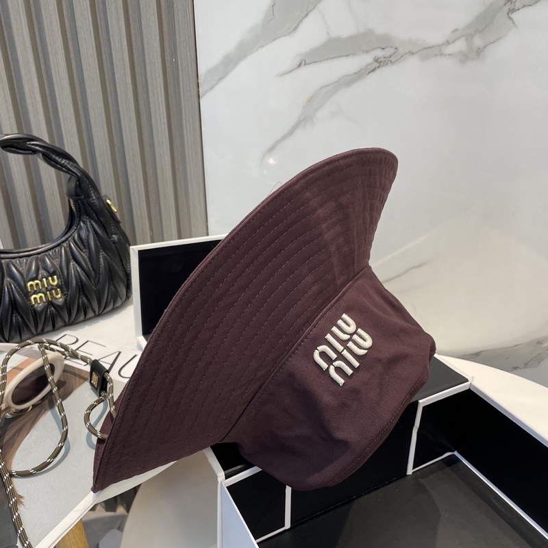 MiuMiu繆繆新款漁夫帽 大帽檐 加大遮陽範圍 品質(zhì)細節(jié)都好到位 帽子一直都是