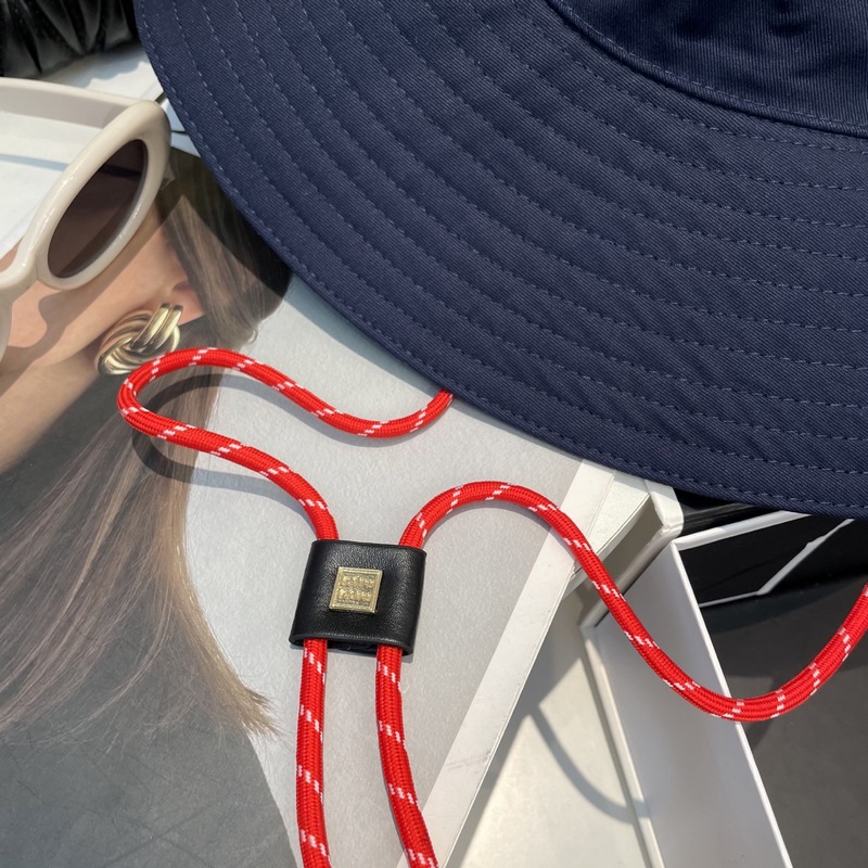 MiuMiu繆繆新款漁夫帽 大帽檐 加大遮陽範圍 品質細節都好到位 帽子一直都是