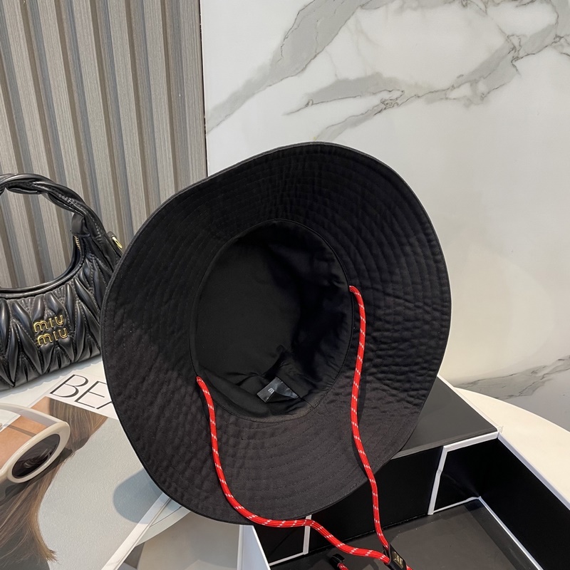 MiuMiu繆繆新款漁夫帽 大帽檐 加大遮陽範圍 品質細節都好到位 帽子一直都是