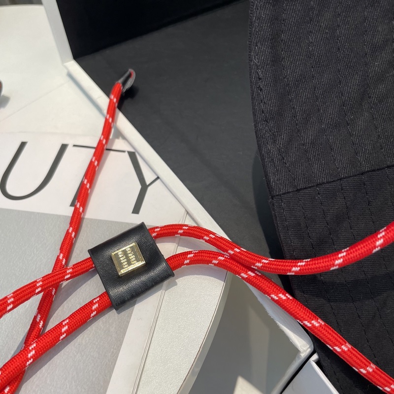 MiuMiu繆繆新款漁夫帽 大帽檐 加大遮陽範圍 品質細節都好到位 帽子一直都是